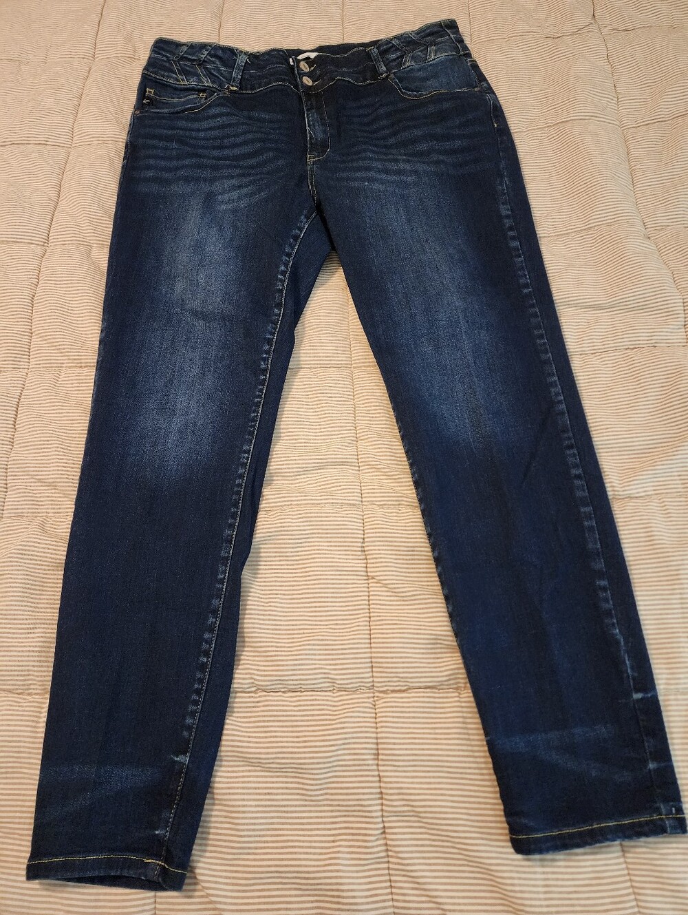 KanCan Women's Dark Wash Blue Super Stretchy Skinny Jeans Sz 33 Size Down